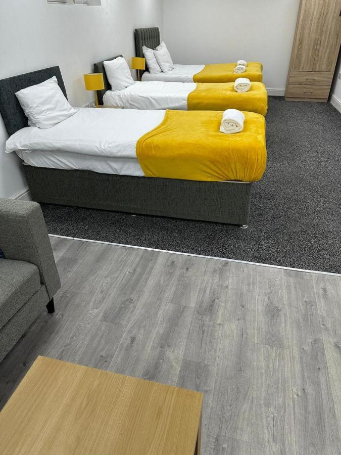 Huge Studio Close To City Centre With Free Secure Parking 利兹 外观 照片
