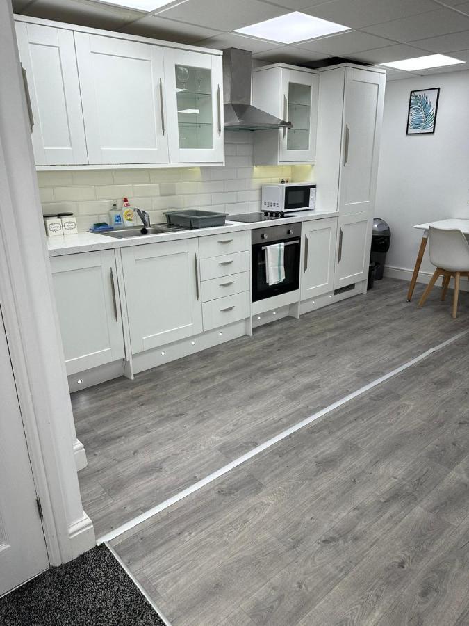 Huge Studio Close To City Centre With Free Secure Parking 利兹 外观 照片