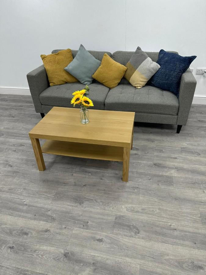 Huge Studio Close To City Centre With Free Secure Parking 利兹 外观 照片